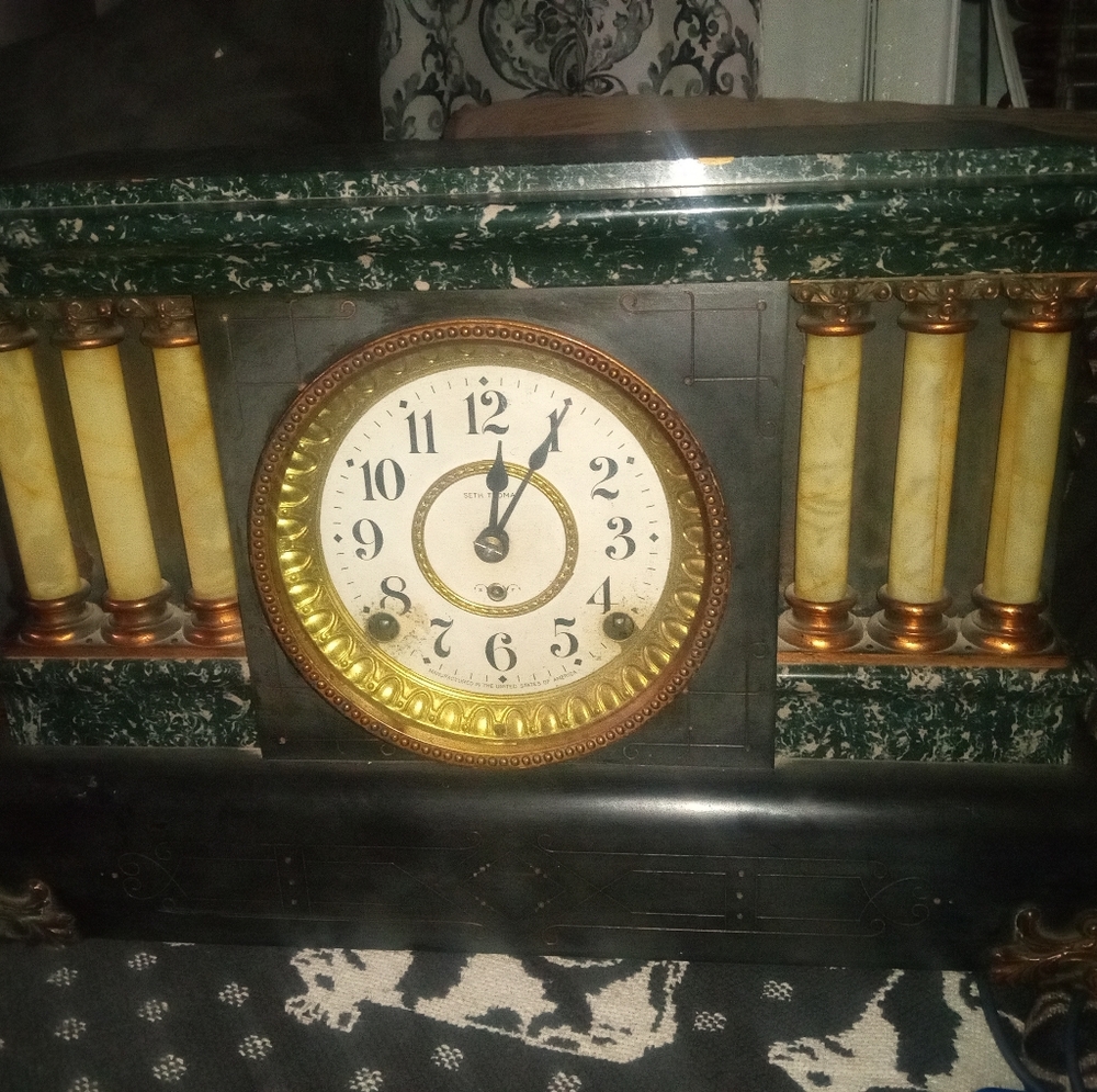 Vintage 1800 Seth Thomas mantel clock